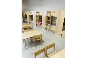 Łóżko piętrowe dla dzieci z szufladą i stelażem MIMI D Montessori Drewniane
