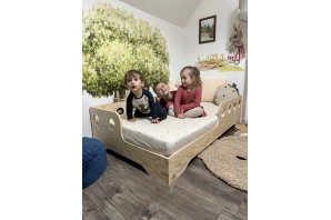 Łóżko pojedyncze dla dzieci z barierką i stelażem TILA 5 Montessori Drewniane