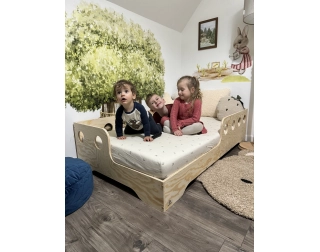 Łóżko pojedyncze dla dzieci z barierką i stelażem TILA 5 Montessori Drewniane