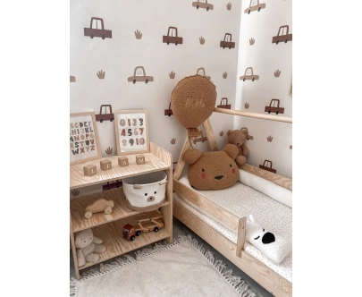 Łóżko domek dla dziecka z barierką i stelażem TIPI Montessori Drewniane