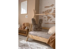 Łóżko domek dla dziecka z barierką i stelażem TIPI Montessori Drewniane