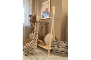 Wieszak na ubrania dla dzieci z półką na buty TIPI Montessori  Drewniany