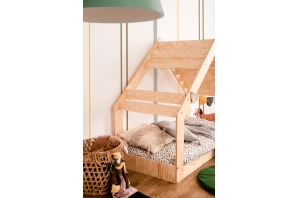 Łóżko domek dla dziecka z niską konstrukcją i stelażem MOON G Montessori Drewniane