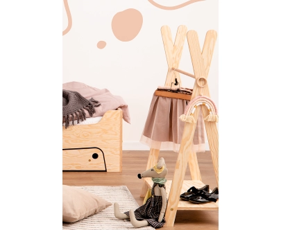 Wieszak na ubrania dla dzieci z półką na buty TIPI Montessori  Drewniany