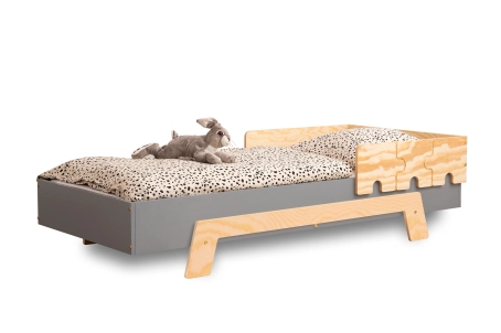 Łóżko pojedyncze dla dzieci z barierką i stelażem PUZZLE BR1 Montessori Drewniane