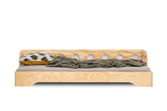 Łóżko pojedyncze dla dzieci z barierką i stelażem sofa TILA 5S Montessori Drewniane