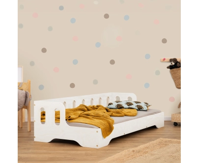 Łóżko pojedyncze dla dzieci z barierką i stelażem sofa TILA 1S Montessori Drewniane