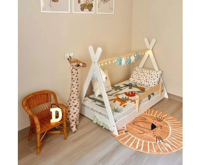 Łóżko domek podłogowe z barierką i stelażem TIPI F Montessori Drewniane