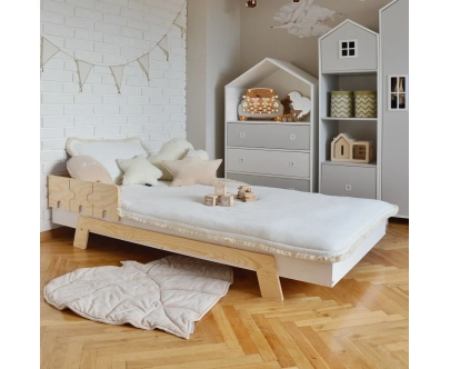 Łóżko pojedyncze dla dzieci z barierką i stelażem PUZZLE BR1 Montessori Drewniane