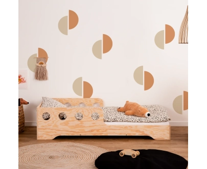 Łóżko pojedyncze dla dzieci z barierką i stelażem TILA 6C Montessori Drewniane