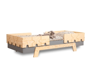 Łóżko pojedyncze dla dzieci z barierkami i stelażem PUZZLE BR2 Montessori Drewniane