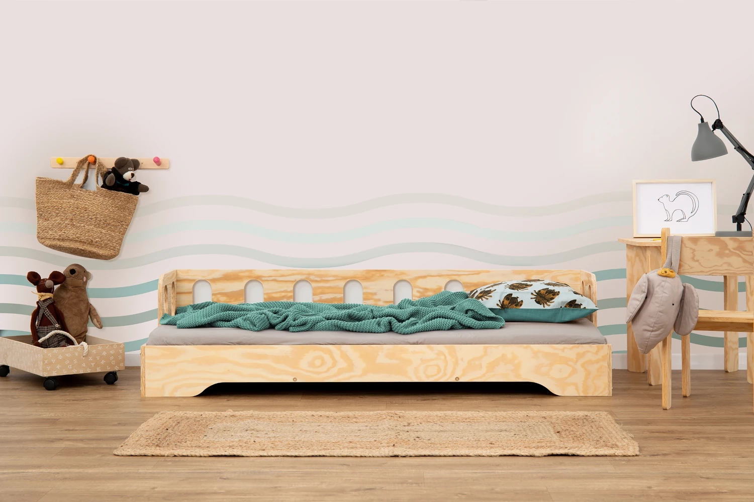 Łóżko pojedyncze dla dzieci z barierką i stelażem sofa TILA 1S Montessori Drewniane (Wybierz rozmiar: 60x120 - Wybierz kolor: Naturalny)